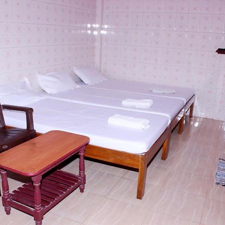 Merit Guest House Čennai Pokoj fotografie